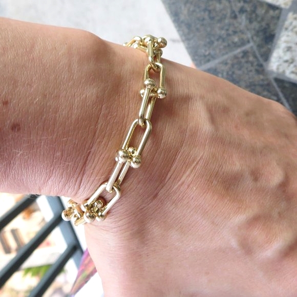 Stirrup 14K Solid Yellow Gold U Link Bracelet - Picture 14 of 15